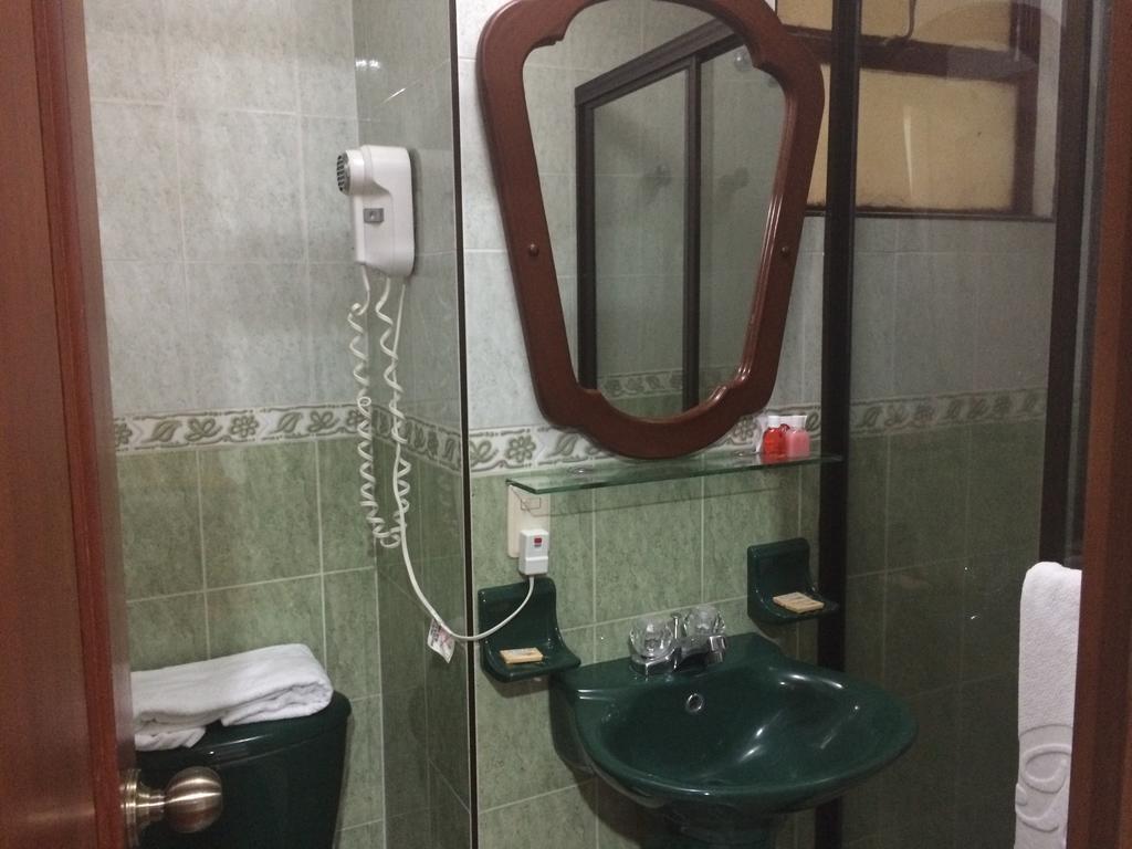 Hotel Bolivar Plaza Manizales Room photo