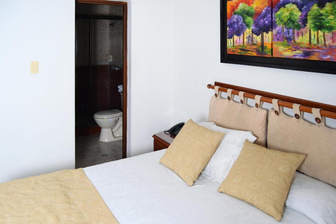 Hotel Bolivar Plaza Manizales Exterior photo
