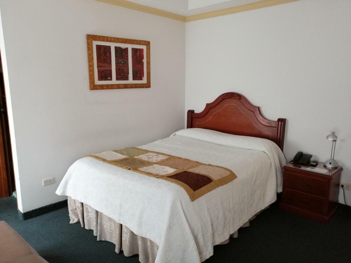 Hotel Bolivar Plaza Manizales Exterior photo